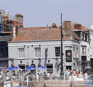 Picture of Royal Oak
