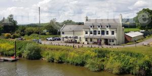 Picture of The Haw Bridge Inn