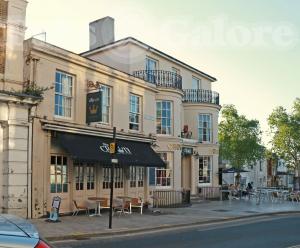 Picture of Crown Hotel