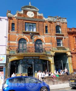 Picture of The Queens Head