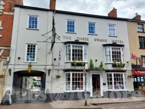 Picture of The Three Swans Hotel