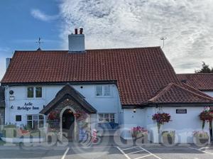 Picture of Acle Bridge Inn