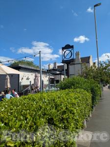 Picture of The Cross Inn (J D Wetherspoon)