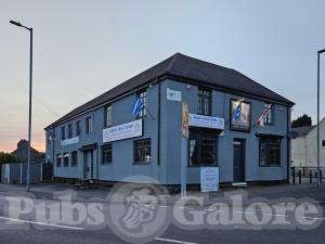 Picture of Four Crosses Inn