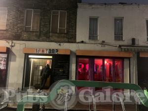 Picture of Troy Bar