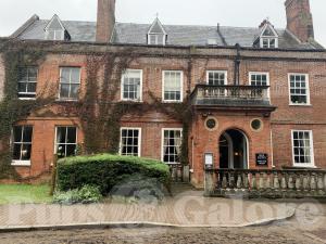 Picture of Coombe Lodge (JD Wetherspoon)