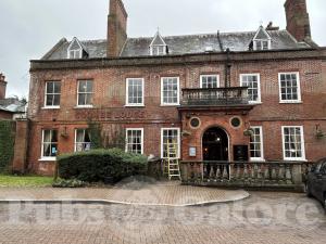 Picture of Coombe Lodge (JD Wetherspoon)
