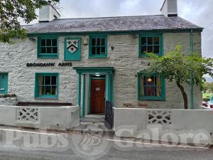 Picture of Brondanw Arms/Y Ring