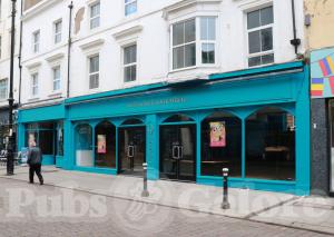 Picture of Queens Bar