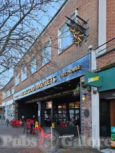 Picture of Six Gold Martlets (JD Wetherspoon)